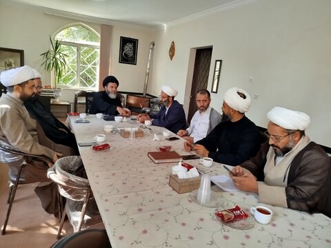 تصاویر/جلسه شورای معاونین حوزه علمیه همدان برگزار شد.