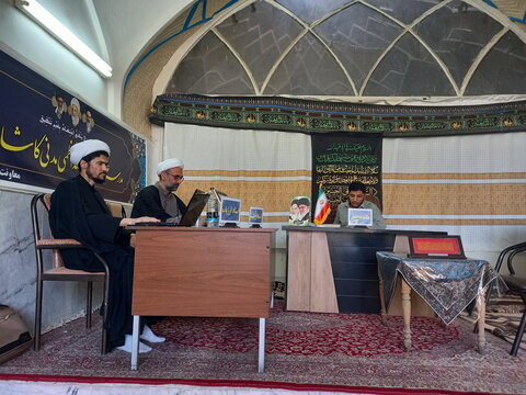 تصاویر/ جلسه دفاعیه تحقیق پایانی طلبه مدرسه علمیه آیت‌الله مدنی کاشانی(ره)