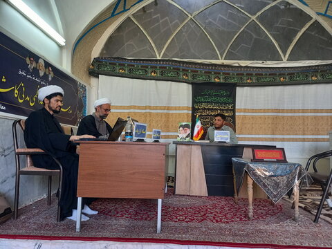 تصاویر/ جلسه دفاعیه تحقیق پایانی طلبه مدرسه علمیه آیت‌الله مدنی کاشانی(ره)