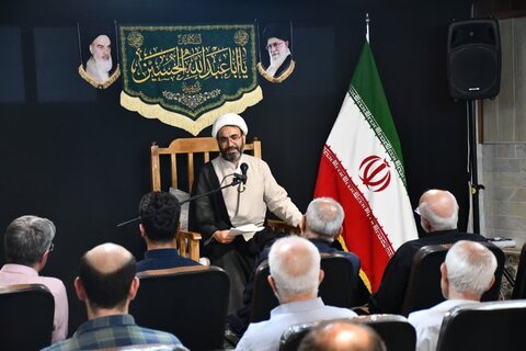 تصاویر/ سلسله نشست های تفسیر قرآن کریم در خوی