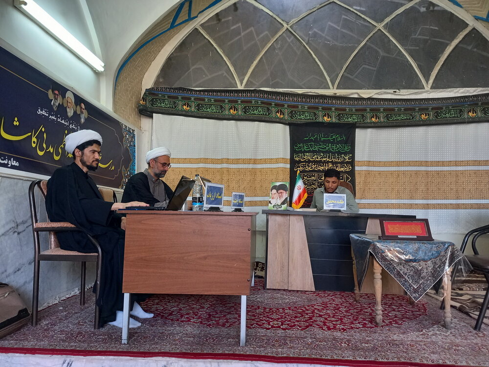 تصاویر/ جلسه دفاعیه تحقیق پایانی طلبه مدرسه علمیه آیت‌الله مدنی کاشانی(ره)