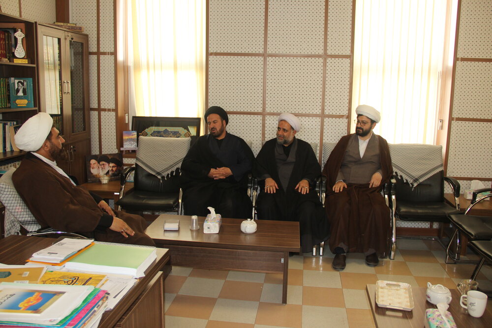 خدمت رسانی ۳۰۰ خادم به زائران حسینی در موکب شهرستان آوج