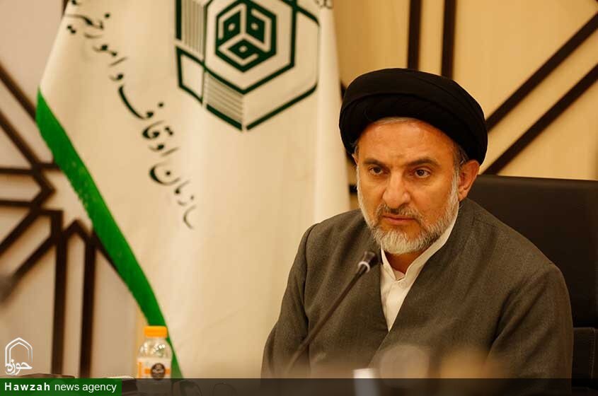 تابلو قرآن را بلند کنیم تا جامعه قرآنی بسازیم