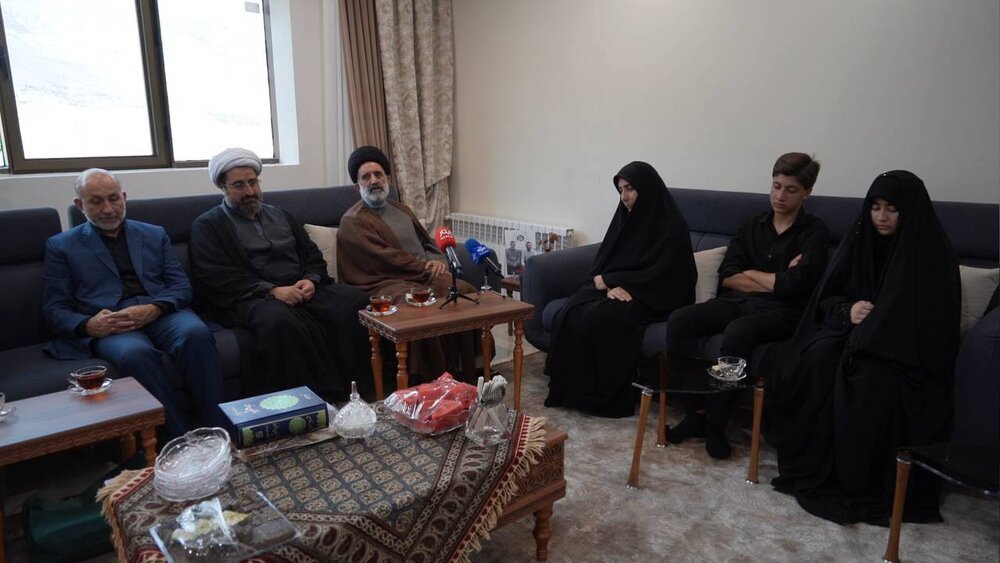 روایت نماینده ولی فقیه در بنیاد شهید از علاقه ویژه رهبر معظم انقلاب به خانواده شهدا