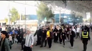 فیلم | عبور زائران حسینی از پایانه شهید سلیمانی مرز مهران
