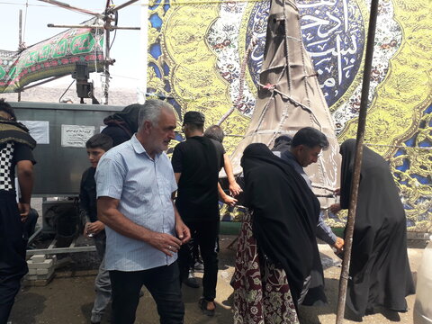 تصاویر از حضور زائران اربعین حسینی در موکب اعظم امام خامنه ای