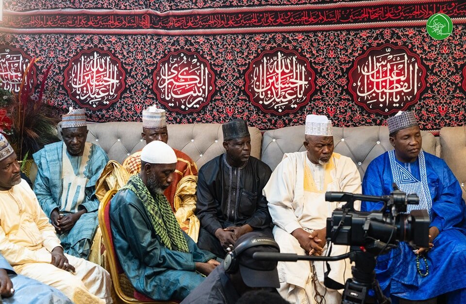 Sheikh Zakzaky awapokea mazuwari wa Kinigeria kabla ya kuondoka kuelekea matembezi ya Arubaini ya Husein (as)