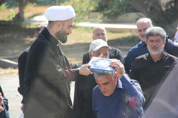 فیلم| بدرقه خادمین موکب سنگرسازان بی سنگر حسینی استان مرکزی