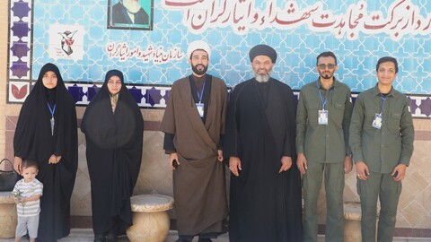 تصاویر/ مزار شهدای خبرنگار به دست مسئولین حوزه علمیه استان یزد غبار روبی و عطرافشانی شد