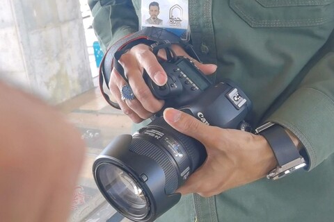 تصاویر/ مزار شهدای خبرنگار به دست مسئولین حوزه علمیه استان یزد غبار روبی و عطرافشانی شد