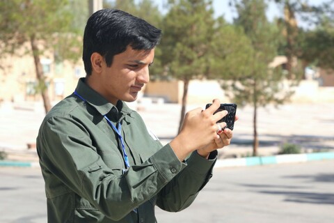 تصاویر/ مزار شهدای خبرنگار به دست مسئولین حوزه علمیه استان یزد غبار روبی و عطرافشانی شد