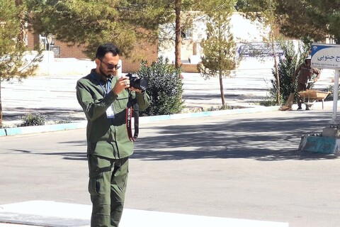 تصاویر/ مزار شهدای خبرنگار به دست مسئولین حوزه علمیه استان یزد غبار روبی و عطرافشانی شد