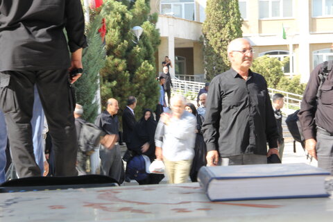 تصاویر/تجدید بیعت خادمین موکب سنگرسازان بی سنگر حسینی استان مرکزی با شهدا