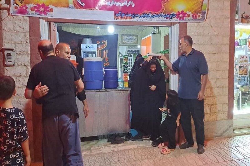 میزبانی موکب چهارده معصوم(ع) کرمانشاه از زائران اربعین حسینی+تصاویر