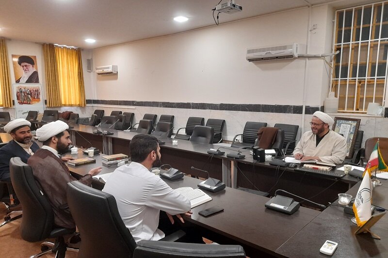 برگزاری آزمون پایش اساتید قرآنی در مدارس علمیه کرمانشاه+عکس