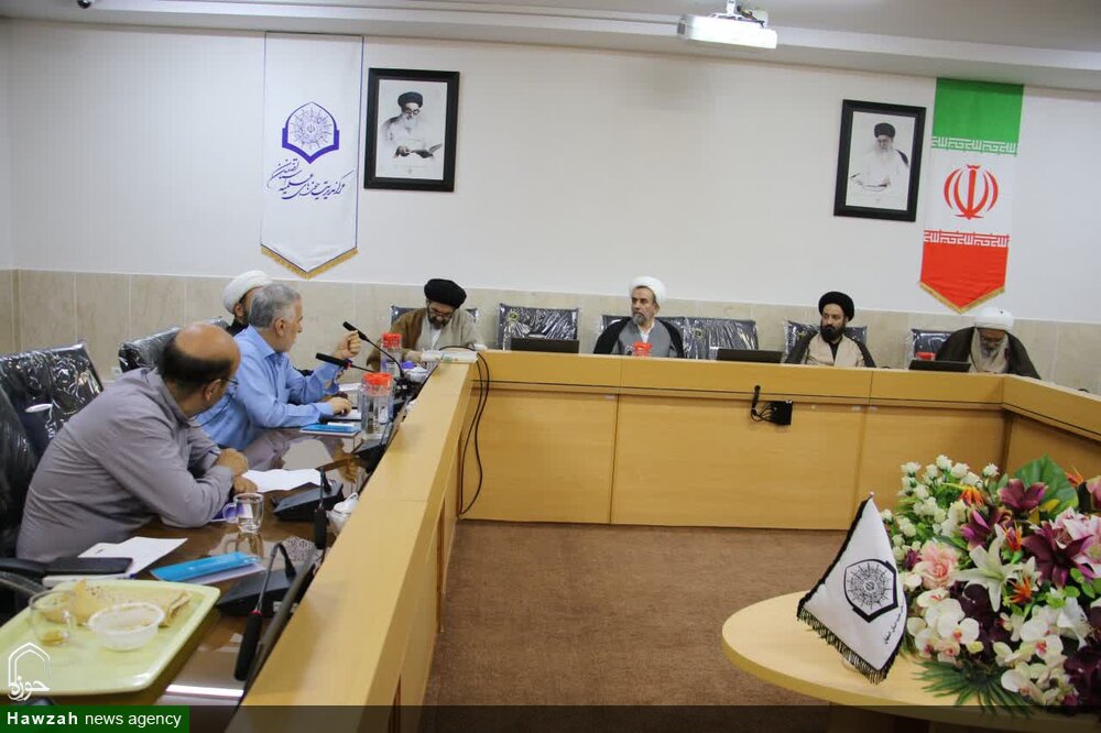 نشست اعضای دبیرخانه حوزه پیشرو و سرآمد با اعضای پیشنهادی کارگروه تمدن نوین اسلامی برگزار شد