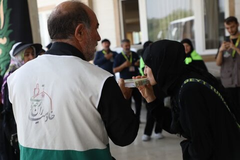 تصاویر/ فعالیت کانون های خدمت رضوی آذربایجان غربی در ایام اربعین