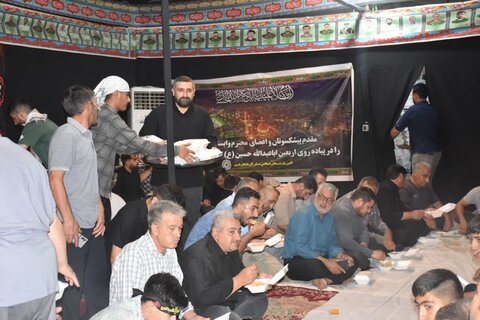 تصاویر/ پذیرایی از زوار اربعین در مرز تمرچین