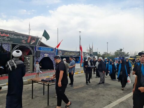 تصاویر/ پذیرایی از زوار اربعین در مرز تمرچین