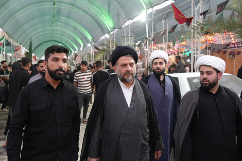 بازدید مدیر حوزه علمیه خوزستان از پایانه مرزی چذابه و همراهی با زائران اربعین