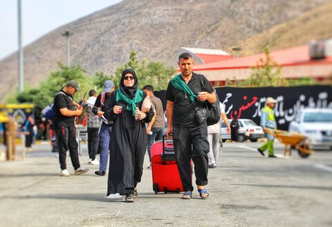 تصاویر/ تردد زائرین از مرز تمرچین