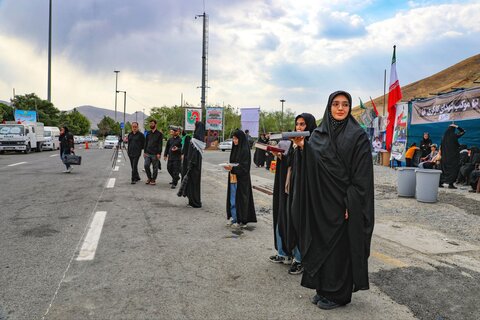 تصاویر/ تردد زائرین از مرز تمرچین