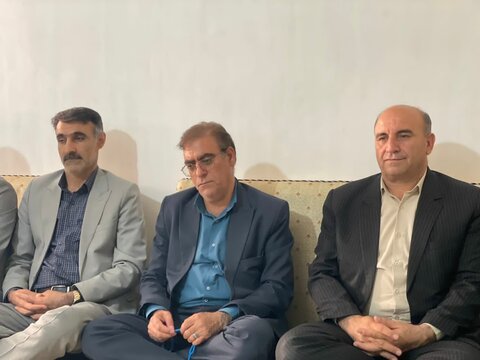 تصاویر دیدار مدیرکل بنیاد شهید لرستان با خانواده شهید والامقام امیرحسین طولابی