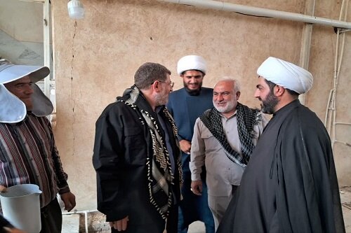 بازدید امام جمعه گیلان‌غرب از مواکب خدمت‌رسان در مرز خسروی+عکس