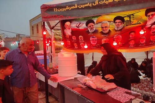 خدمت‌رسانی شبانه‌روزی خادمان موکب سیدالشهدا(ع) در قصرشیرین به زائران اربعین ادامه دارد