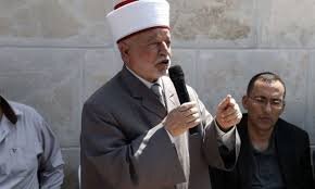 Israel bans Muslim Cleric from Al-Aqsa Despite No Fault Found in Sermon