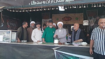 تصاویر/ حضور امام جمعه آران و بیدگل در موکب‌های کربلا