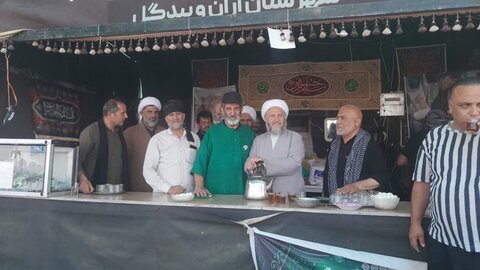 تصاویر/ حضورامام جمعه آران وبیدگل در موکب های کربلا