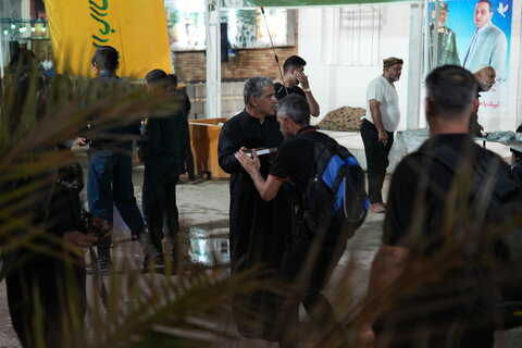 تصاویر/ضیافت عشق در چذابه؛ روایتی از خدمت رسانی مواکب به زائران اربعین حسینی