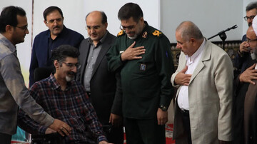 رهبر معظم انقلاب ۴۰ ویلچر برقی را به معلولان یزد اهدا کرد