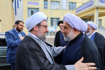 تصاویر/ دیدار رئیس جامعه المصطفی العالمیه (ص) با نماینده ولی فقیه در استان آذربایجان شرقی