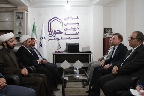 تصاویر/ بازدید استاندار بوشهر از دفتر خبرگزاری حوزه در استان