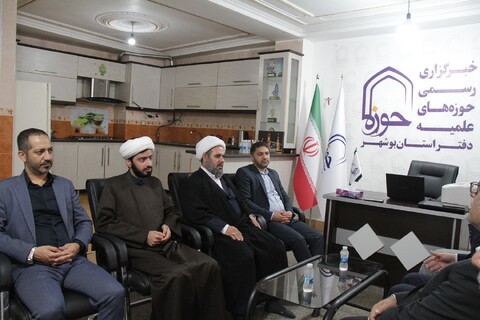 تصاویر/ بازدید استاندار بوشهر از دفتر خبرگزاری حوزه در استان