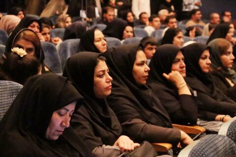 تصاویر برگزاری کنگره سراسری شعر عاشورا با عنوان حنجره های سرخ در الیگودرز