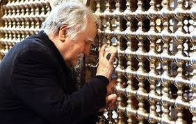 وفاة الفنان الايراني محمود فرشجيان