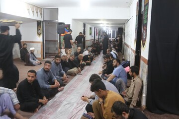 فیلم| پذیرایی از زائران در موکب ولیعصر