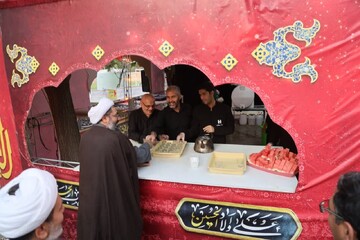 خدمت‌رسانی ۵۷ موکب شاخص بوشهری در مسیر پیاده روی اربعین