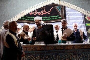 تصاویر / بازدید امام جمعه همدان از موکب‌های خدمت رسان به زائران اربعینی حسینی