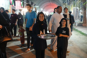 تصاویر/ عطر عاشقی در گذرگاه چذابه؛ مواکب میزبان بی منت زائران اربعین حسینی