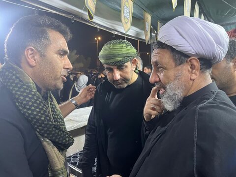 تصاویر بازدید نماینده ولی فقیه از موکب اربعین