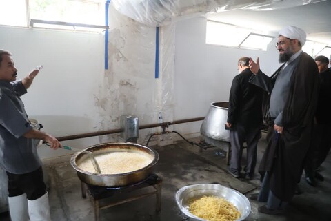 تصاویر / بازدید امام جمعه همدان از موکب‌های خدمت رسان به زائران اربعینی حسینی