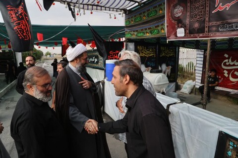 تصاویر / بازدید امام جمعه همدان از موکب‌های خدمت رسان به زائران اربعینی حسینی