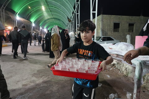 عطر عاشقی در گذرگاه چذابه؛ مواکب میزبان بی منت زائران اربعین حسینی