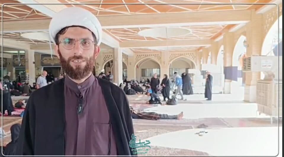 حضور ملبس روحانیون در پیاده روی اربعین حسینی، آرامش و معنویت را به ارمغان می آورد