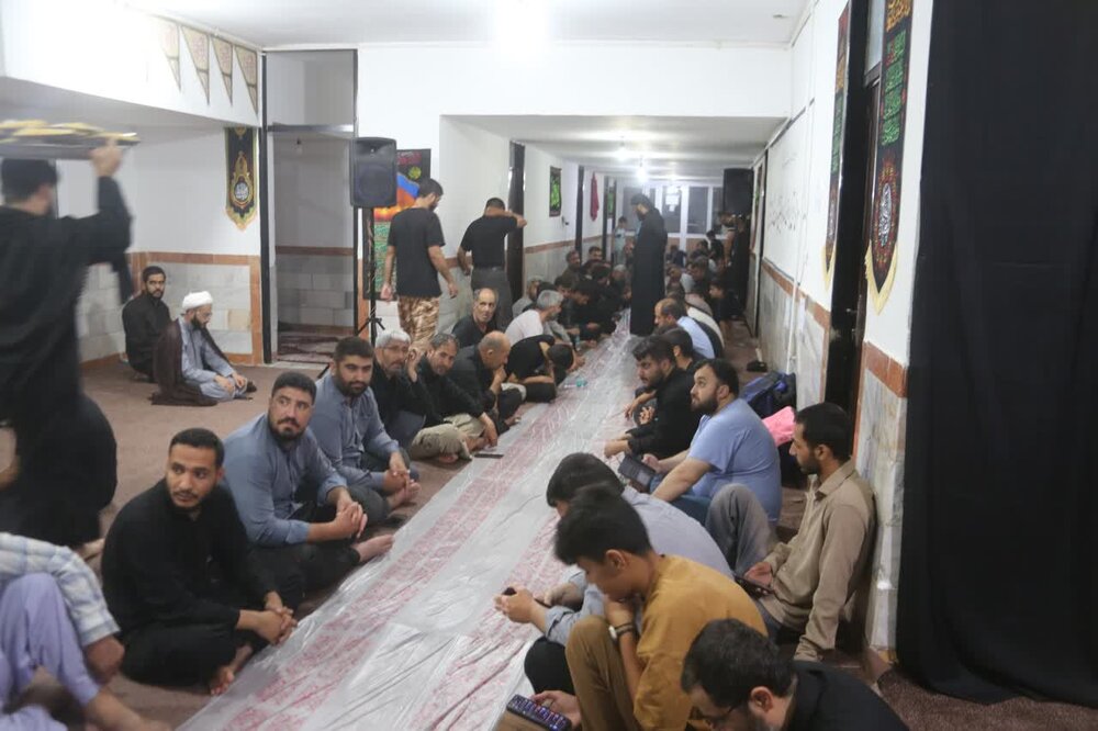 فیلم| پذیرایی از زائران در موکب ولیعصر