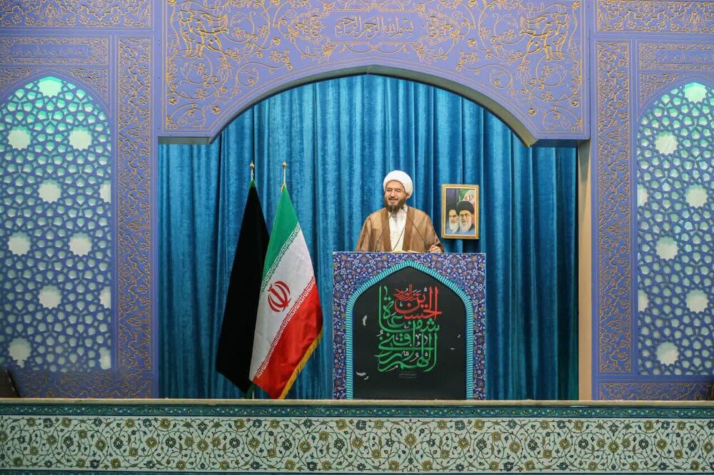 خطيب جمعة طهران يدعو علماء الإسلام إلى مواجهة حرب التجويع في غزة